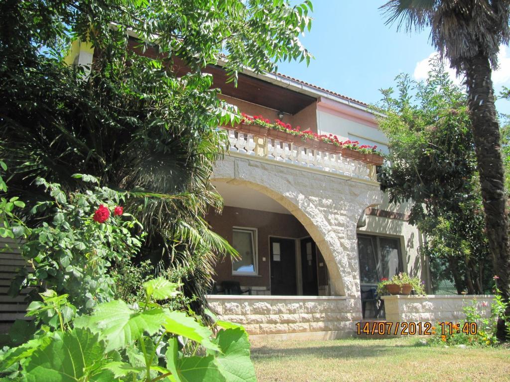 Polomcic Apartman Pula